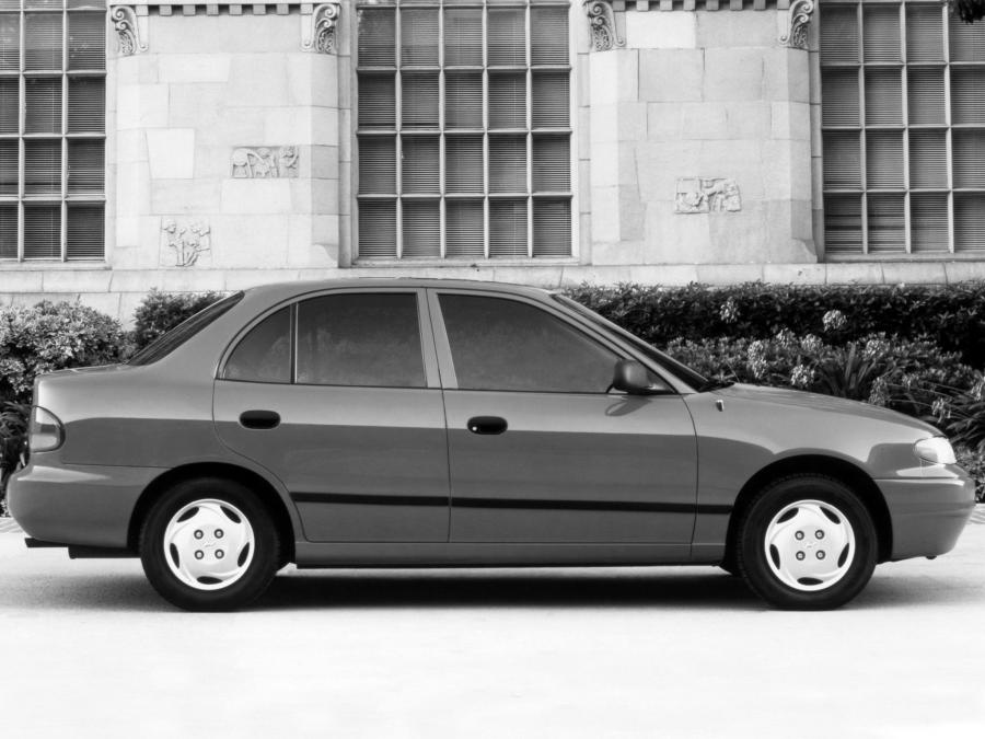 Hyundai Accent Sedan (US) '1994
